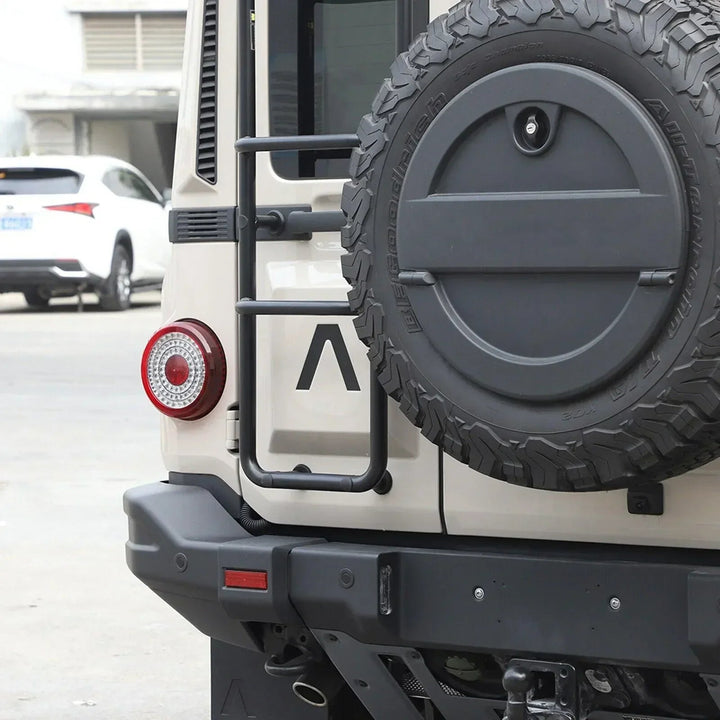 Lambda Rear Tailgate Overlay - 2024+ Grenadier