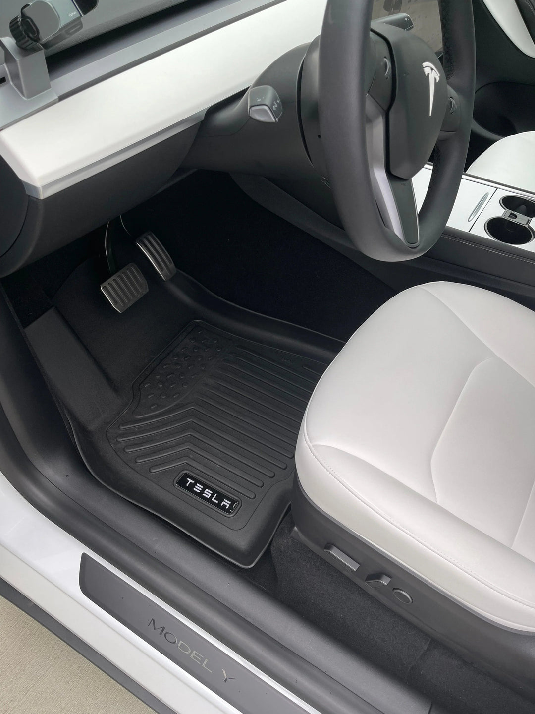 Single Tesla Logo Emblem for Weathertech All Weather Floor Mats (Model S, Model X, Model 3, Model Y)